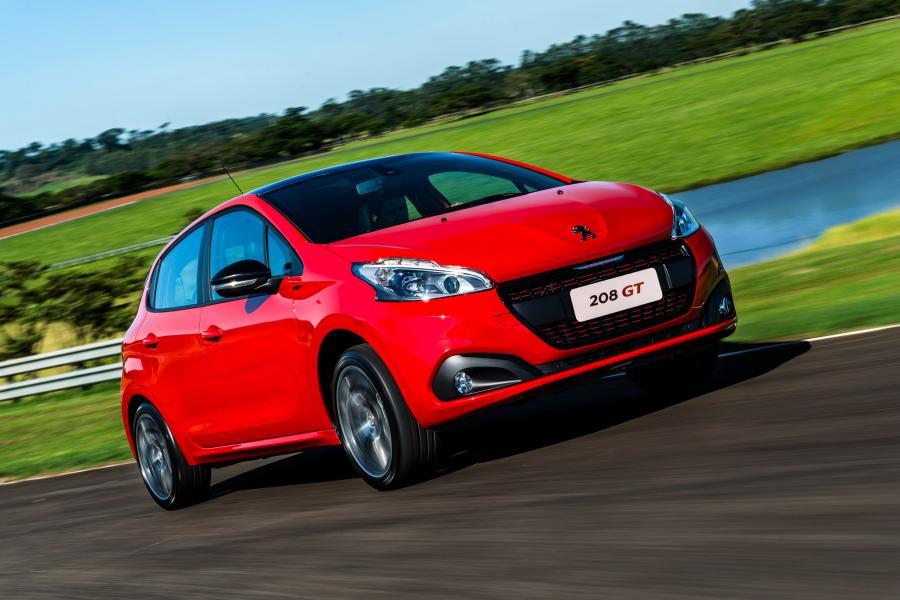  Peugeot 208 GT 2016 года  (LA) (фото 17 из 25)